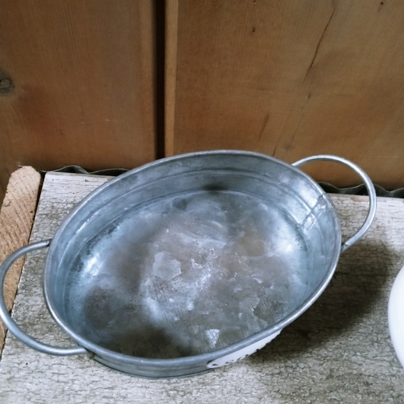 NWT Galvanized Wash Bin and Soap Set - Picture 4 of 6